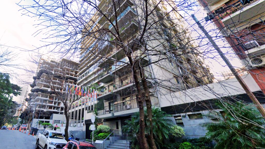 Consultorios 2 Fachada del edificio del consultorio en Belgrano, CABA